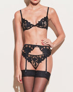 Carica l&#39;immagine nel visualizzatore Galleria, Reggiseno in pizzo Naomi, perizoma e reggicalze
